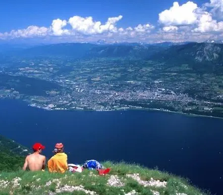 Entier 57 M2 à *